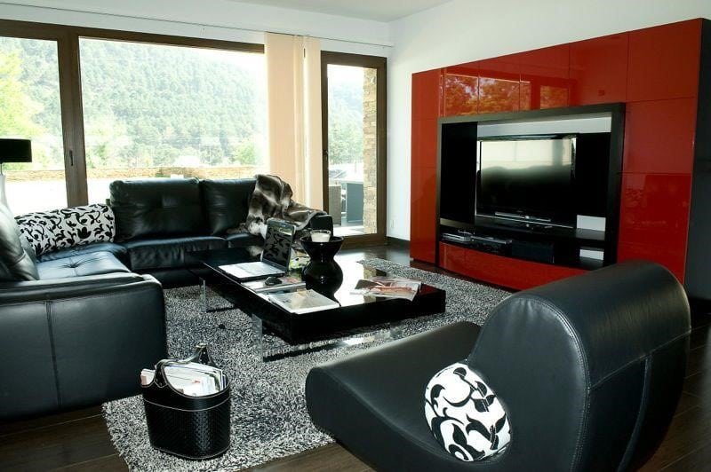 salón modernos con tonos rojos y negros